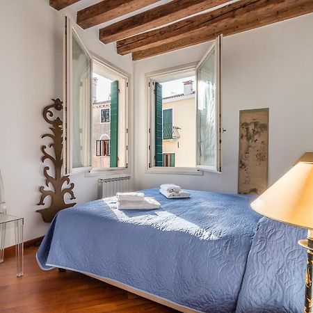 7 Windows On Venecia Exterior foto